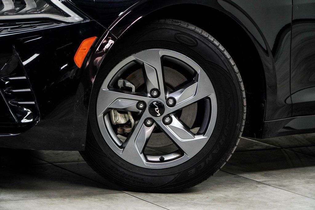 2023 Kia K5 LXS photo 2