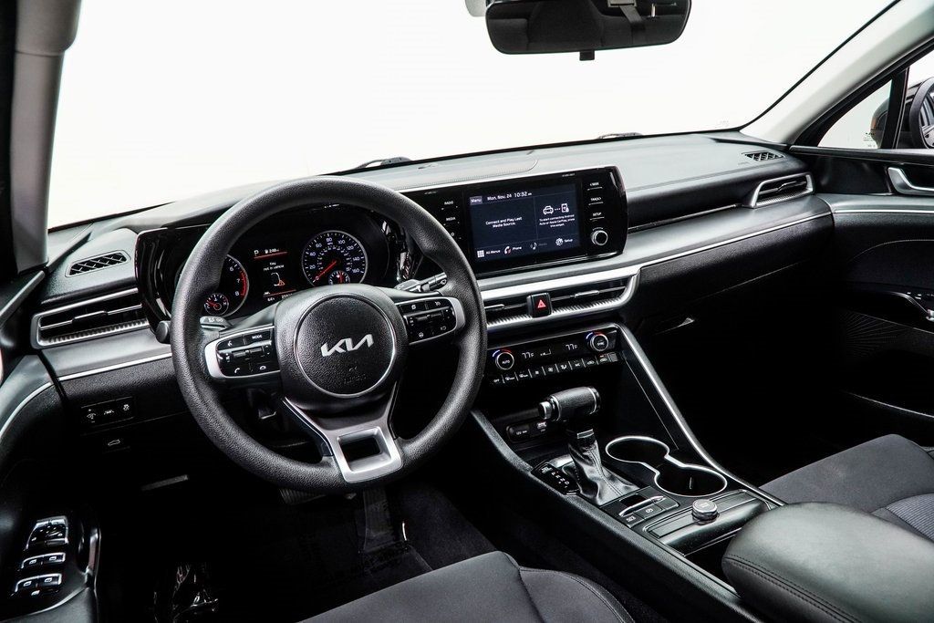 2023 Kia K5 LXS photo 4