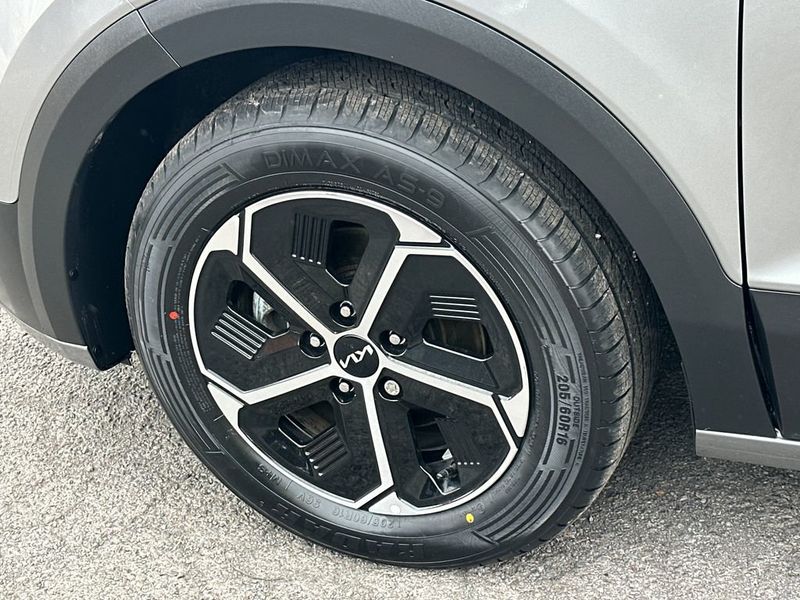 2023 Kia Niro EX - 23035399 - 11