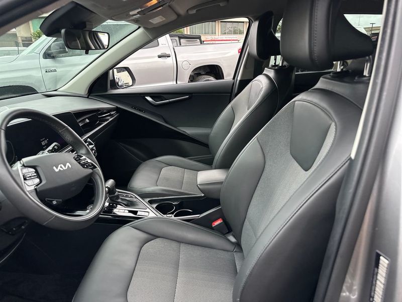 2023 Kia Niro EX - 23035399 - 12