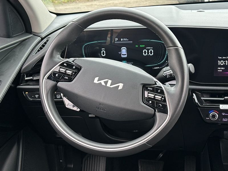 2023 Kia Niro EX - 23035399 - 17