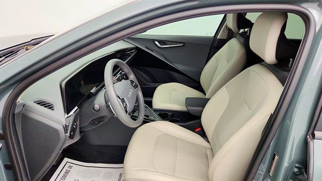 2023 Kia Niro EX (49 mpg) - 22971736 - 21
