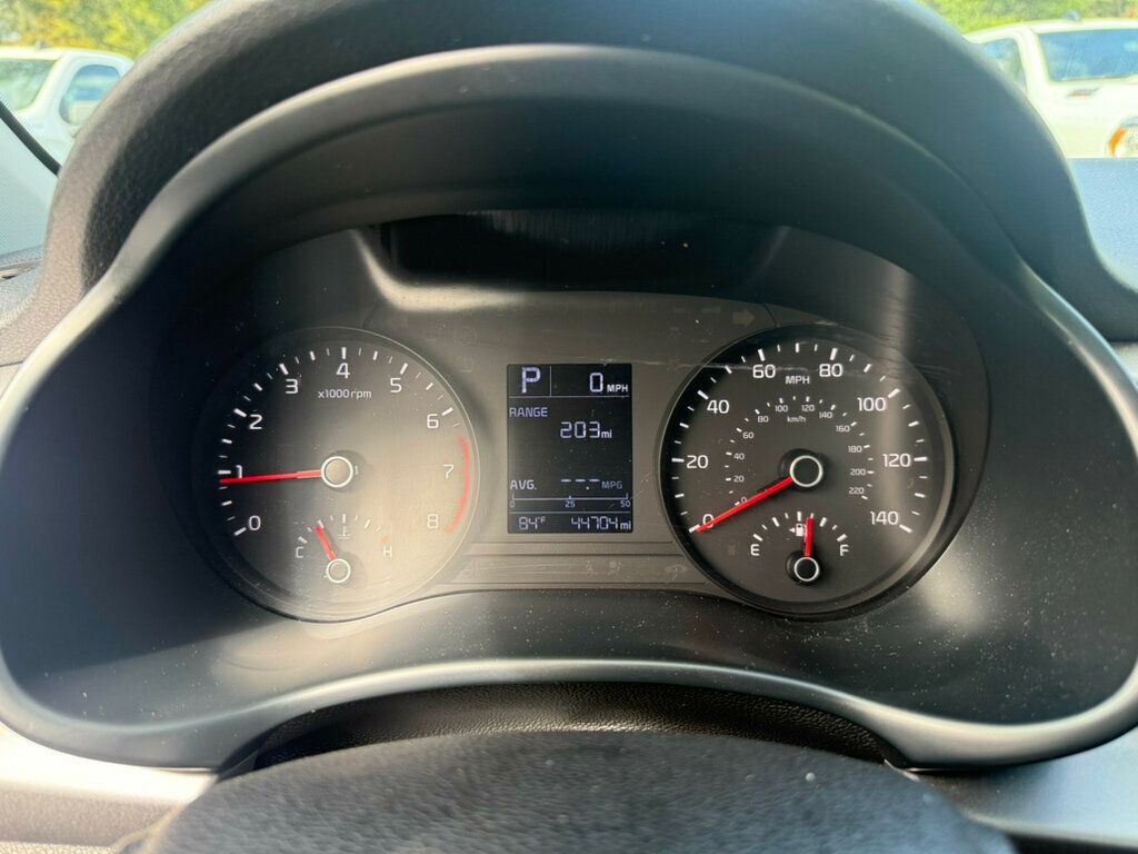 2023 Kia Rio LX photo 4