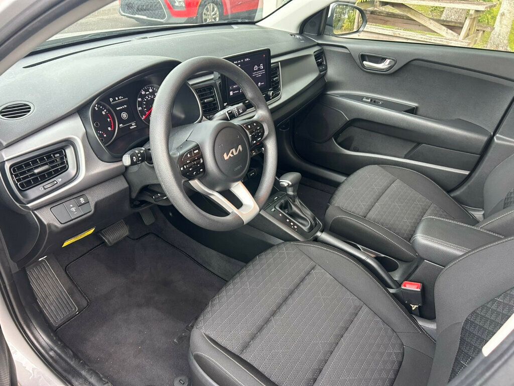 2023 Kia Rio LX S photo 3