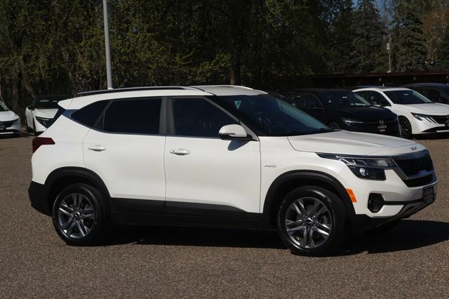2023 Kia Seltos ONE OWNER AWD S, LOADED W/ SAFETY FEATURES, APPLE CARPLAY & MORE - 23014188 - 0