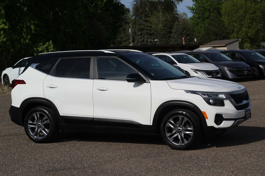 2023 Kia Seltos ONE OWNER S W/ ALL THE SAFETY FEATURES, APPLE CARPLAY & MORE - 23014184 | Video 1