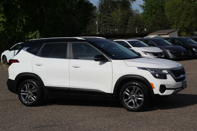 2023 Kia Seltos ONE OWNER S W/ ALL THE SAFETY FEATURES, APPLE CARPLAY & MORE - 23014184 - 0