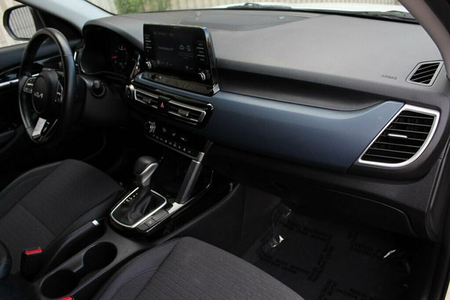 2023 Kia Seltos ONE OWNER S W/ ALL THE SAFETY FEATURES, APPLE CARPLAY & MORE - 23014184 - 7