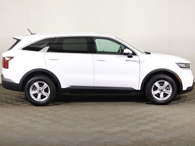 2023 Kia Sorento LX AWD - 23046344 - 17
