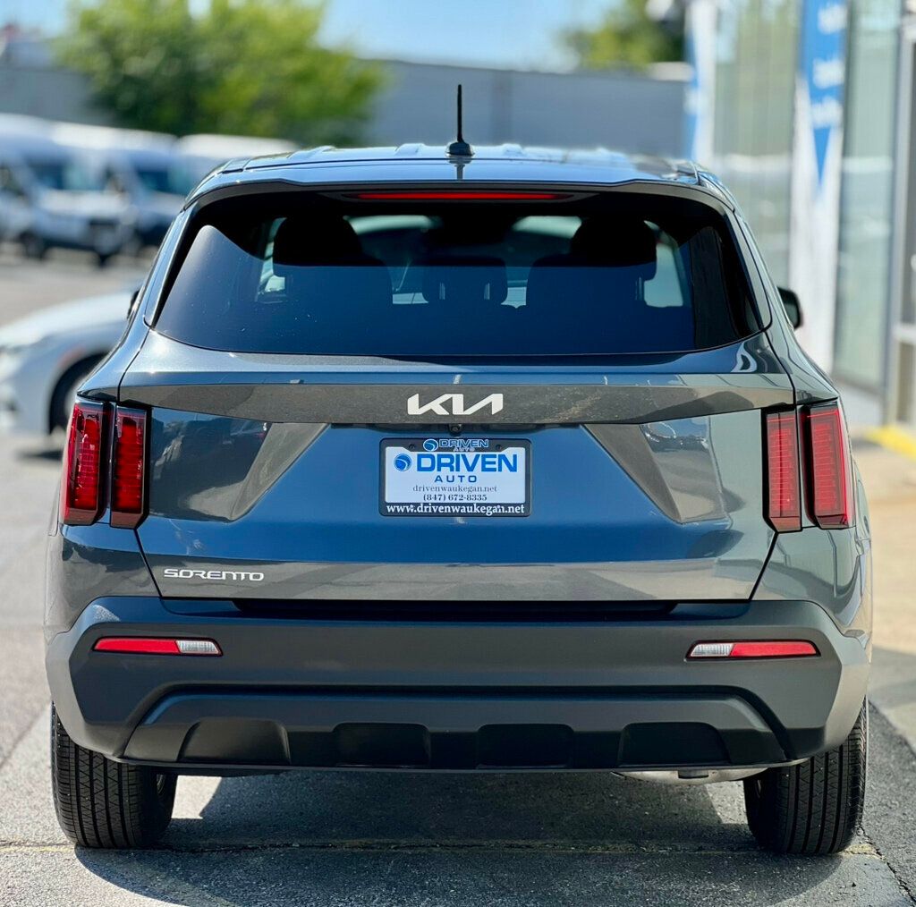 2023 Kia Sorento LX FWD - 22921870 - 30