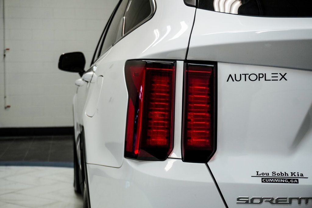 2023 Kia Sorento LX photo 11