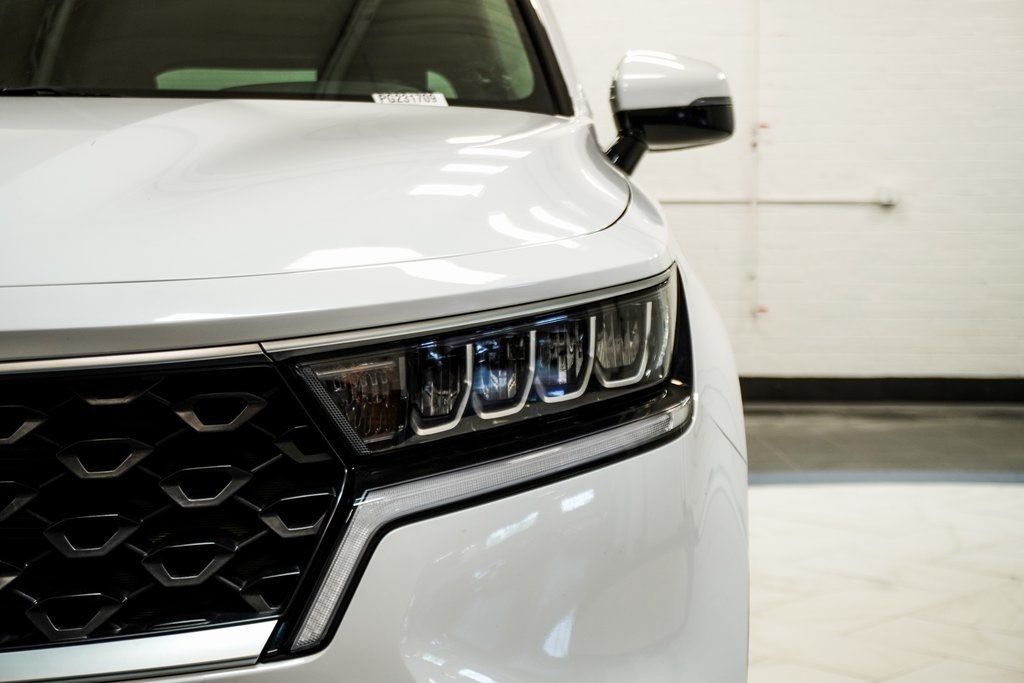2023 Kia Sorento LX photo 12