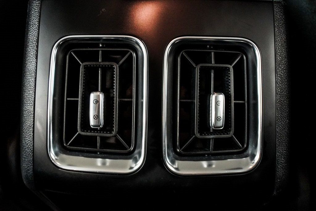 2023 Kia Sorento LX photo 18