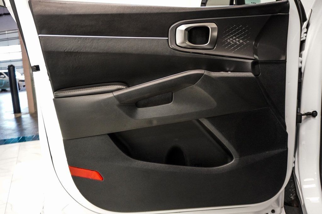 2023 Kia Sorento LX photo 30