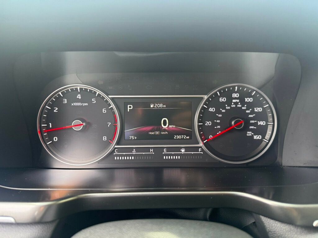 2023 Kia Sorento LX photo 4