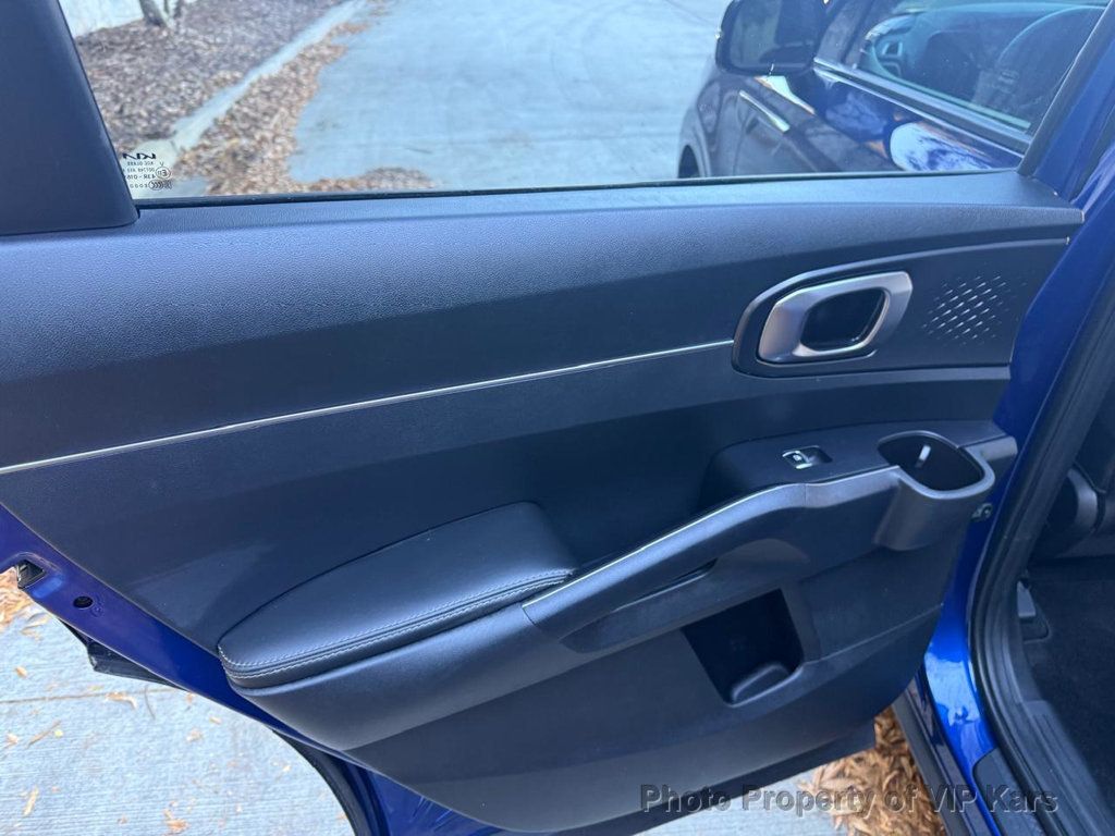 2023 Kia Sorento S FWD - 22947056 - 17