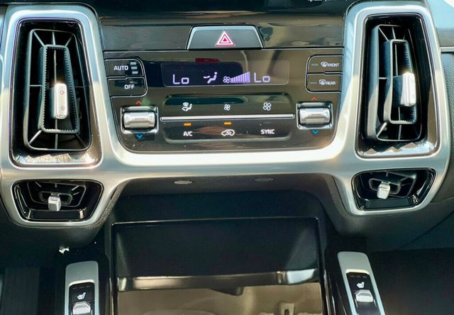 2023 Kia Sorento SX - 22893134 - 33