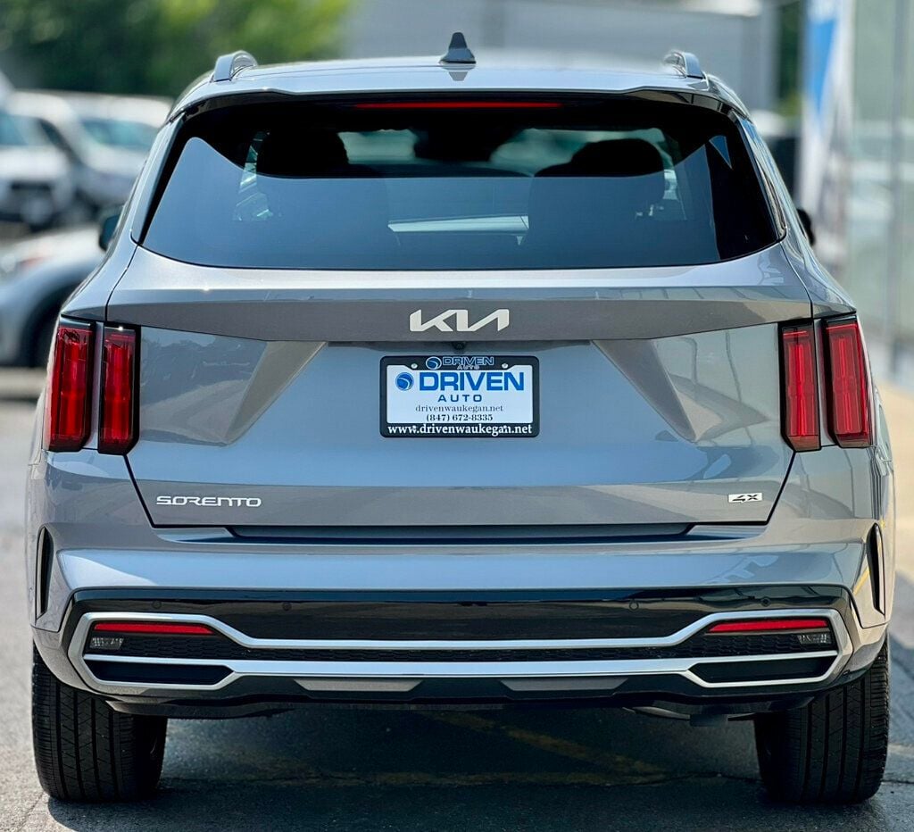 2023 Kia Sorento SX photo 3