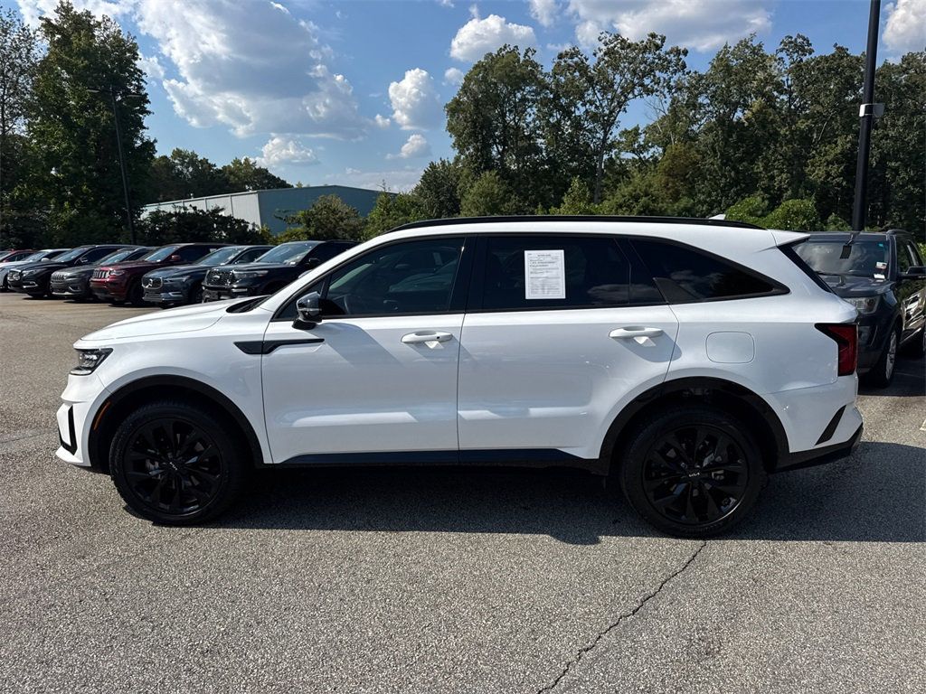 2023 Kia Sorento SX photo 2