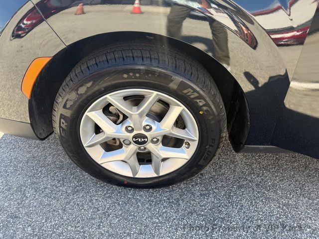 2023 Kia Soul LX IVT - 22930610 - 10