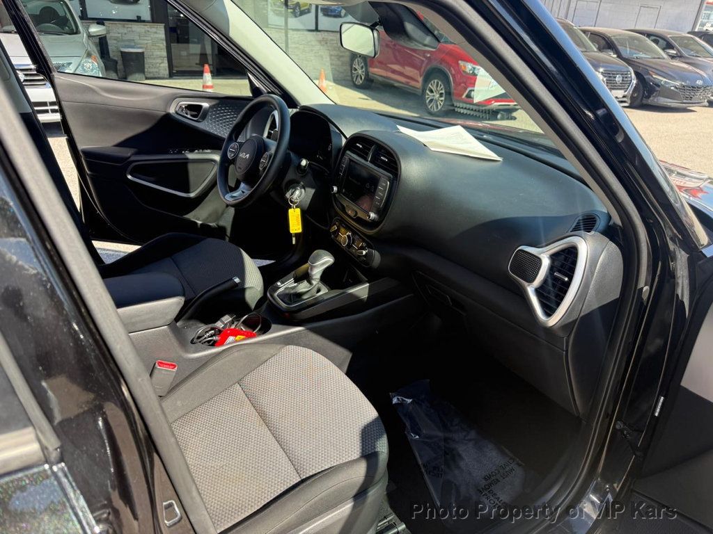 2023 Kia Soul LX IVT - 22930610 - 13