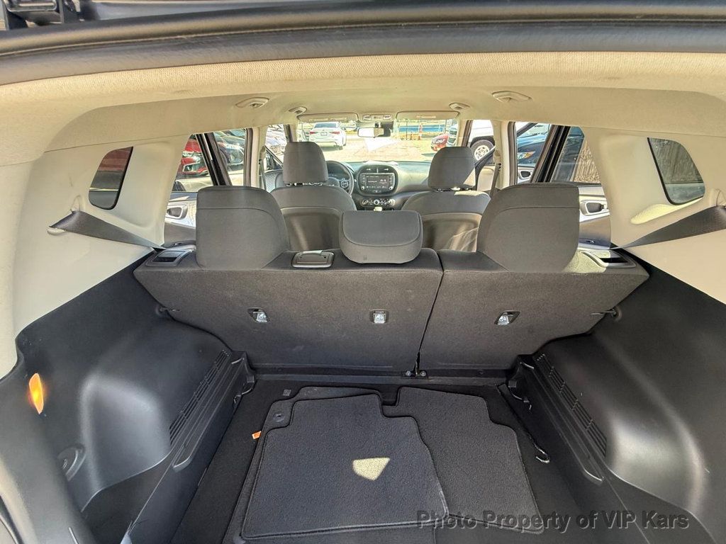 2023 Kia Soul LX IVT - 22930610 - 17