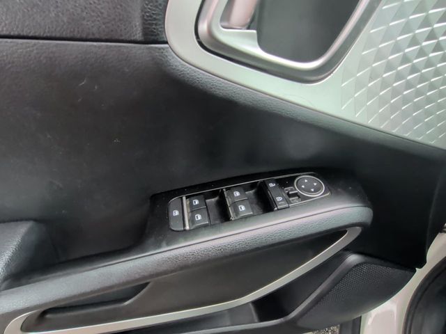 2023 Kia Soul LX IVT - 23079655 - 11