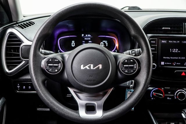 2023 Kia Soul LX IVT - 22942825 - 13