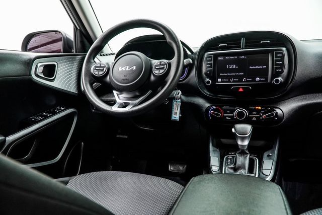 2023 Kia Soul LX IVT - 22942825 - 14
