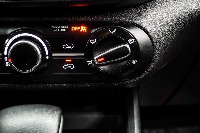 2023 Kia Soul LX IVT - 22942825 - 17