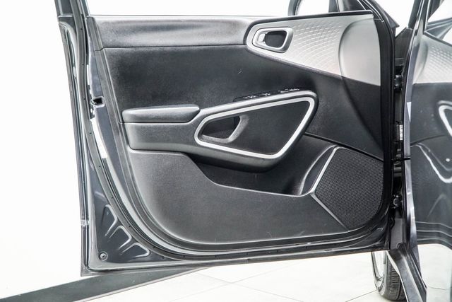 2023 Kia Soul LX IVT - 22942825 - 37