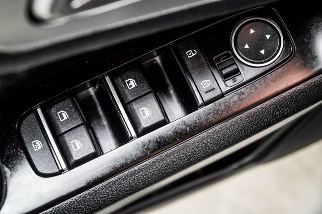 2023 Kia Soul LX IVT - 22942825 - 38