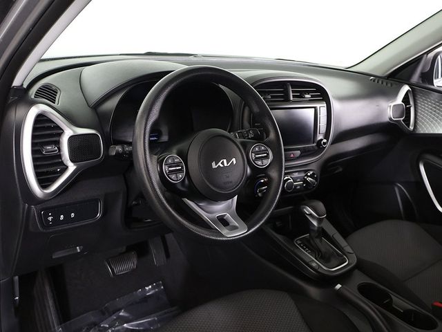 2023 Kia Soul LX IVT - 22955736 - 24