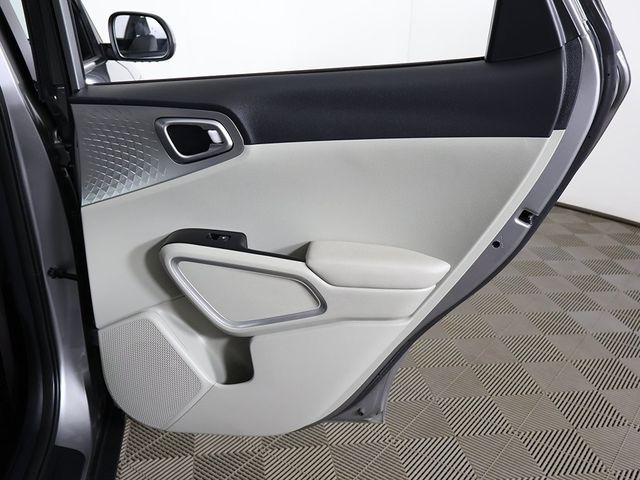 2023 Kia Soul LX IVT - 22998636 - 23