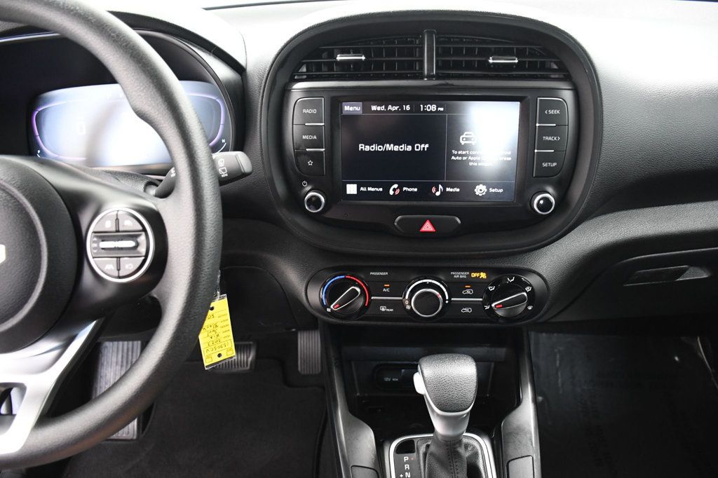 2023 Kia Soul LX IVT - 22827655 - 23