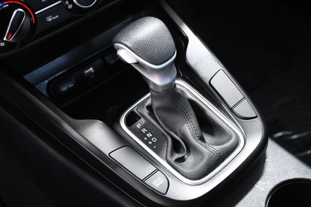 2023 Kia Soul LX IVT - 22827655 - 24