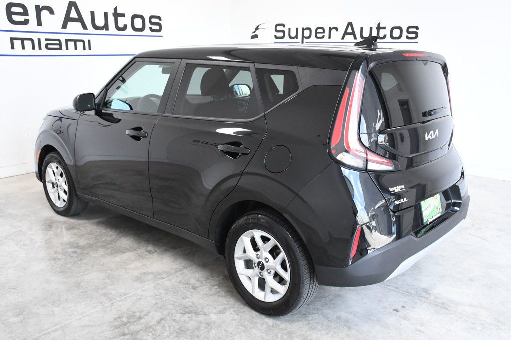 2023 Kia Soul LX IVT - 22827655 - 5