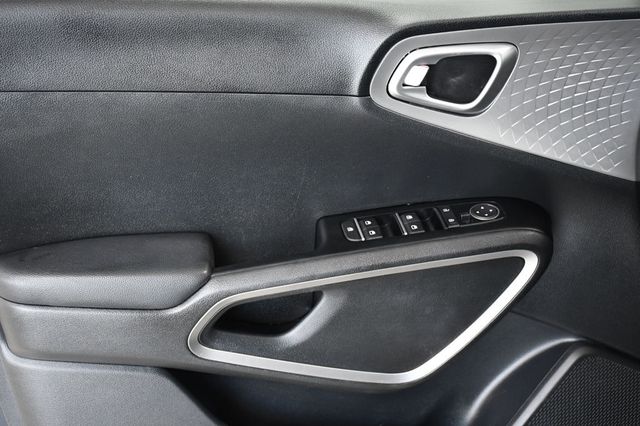 2023 Kia Soul LX IVT - 22827655 - 8