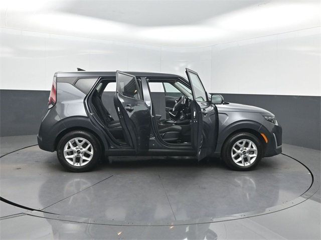 2023 Kia Soul LX IVT - 22960865 - 37