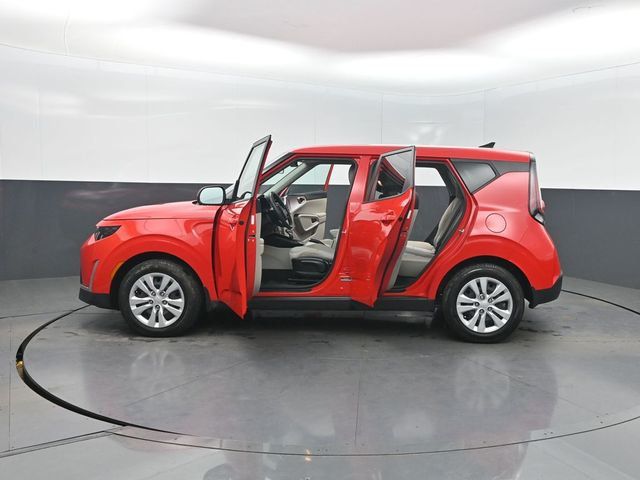 2023 Kia Soul LX IVT - 22973427 - 37