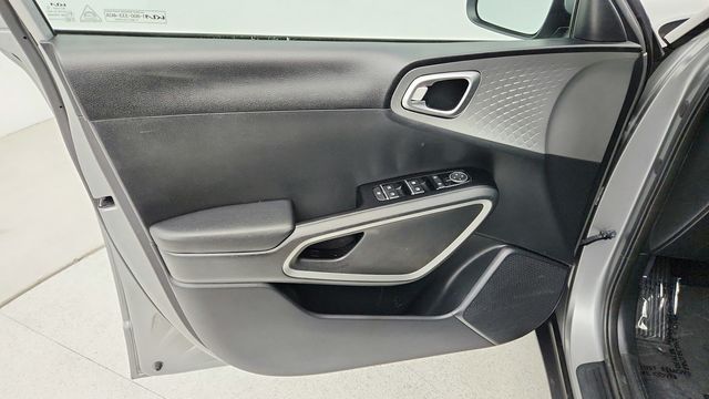 2023 Kia Soul LX IVT - 22943194 - 9