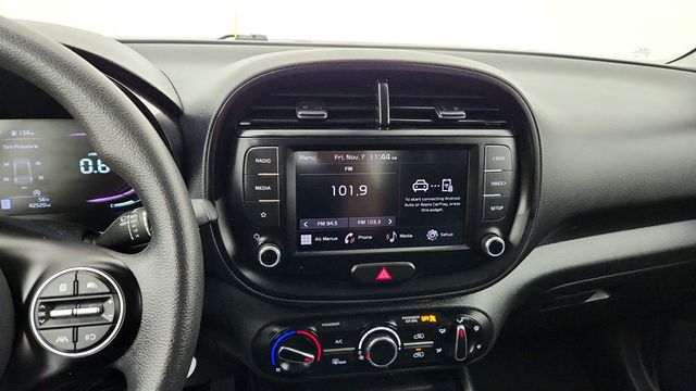 2023 Kia Soul LX IVT - 22943194 - 16