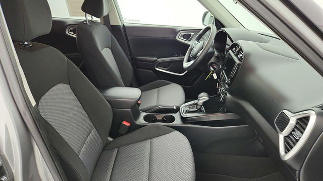 2023 Kia Soul LX IVT - 22943194 - 21