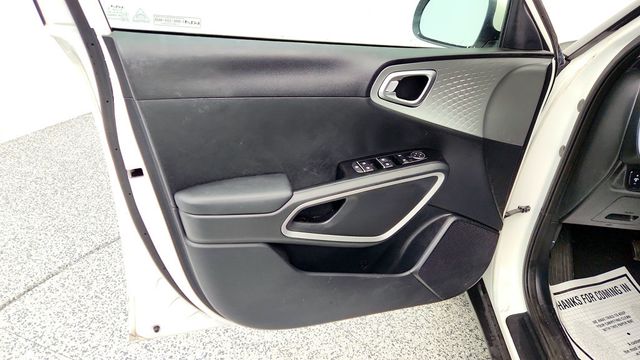 2023 Kia Soul LX IVT - 22957125 - 9