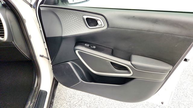 2023 Kia Soul LX IVT - 22957125 - 23