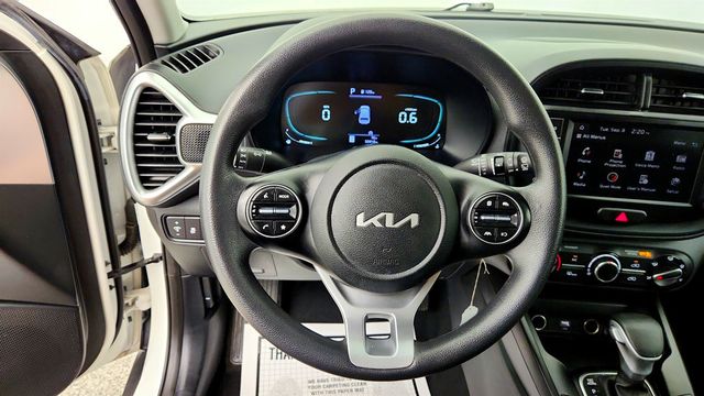 2023 Kia Soul LX IVT w/ Technology Pkg - 23079177 - 12