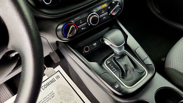 2023 Kia Soul LX IVT w/ Technology Pkg - 23079177 - 15