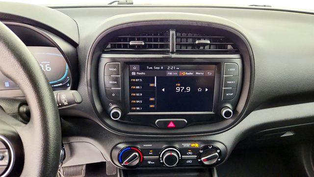 2023 Kia Soul LX IVT w/ Technology Pkg - 23079177 - 17