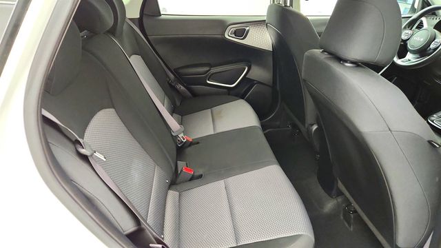 2023 Kia Soul LX IVT w/ Technology Pkg - 23079177 - 21