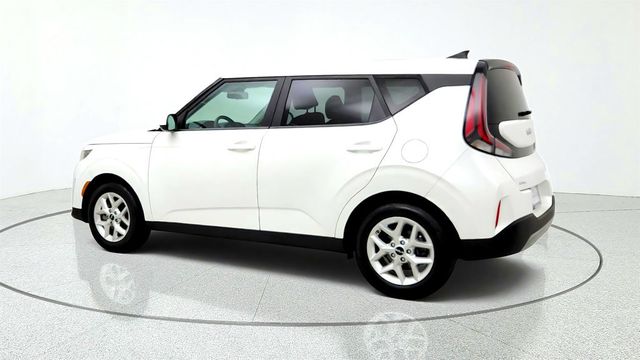2023 Kia Soul LX IVT w/ Technology Pkg - 23079177 - 6